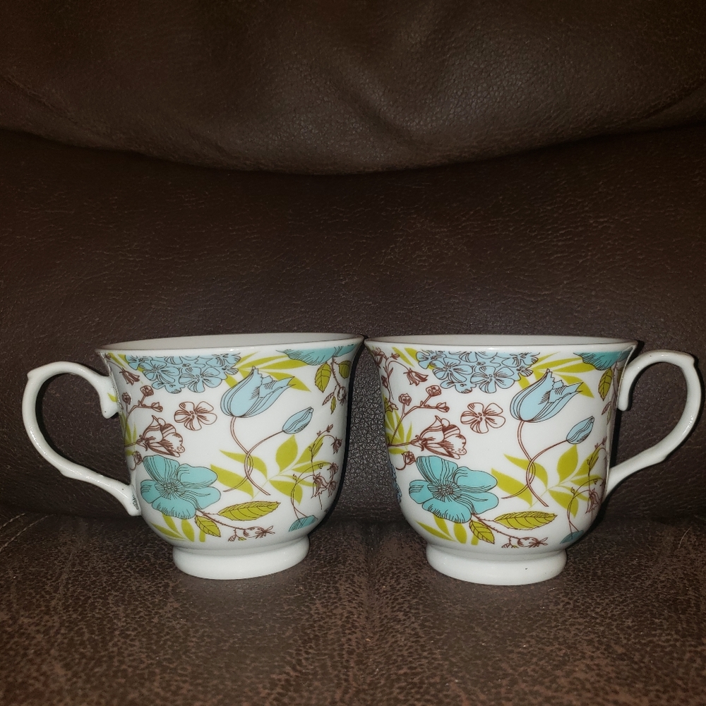 Floral tea cup set
